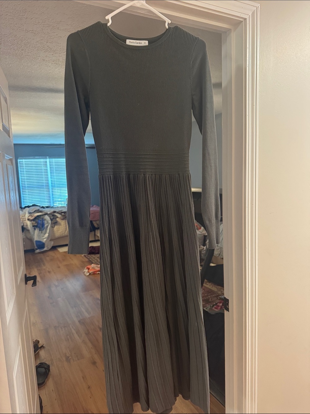 Pleated Ribbed Long Sleeve Maxi Dress - Gray